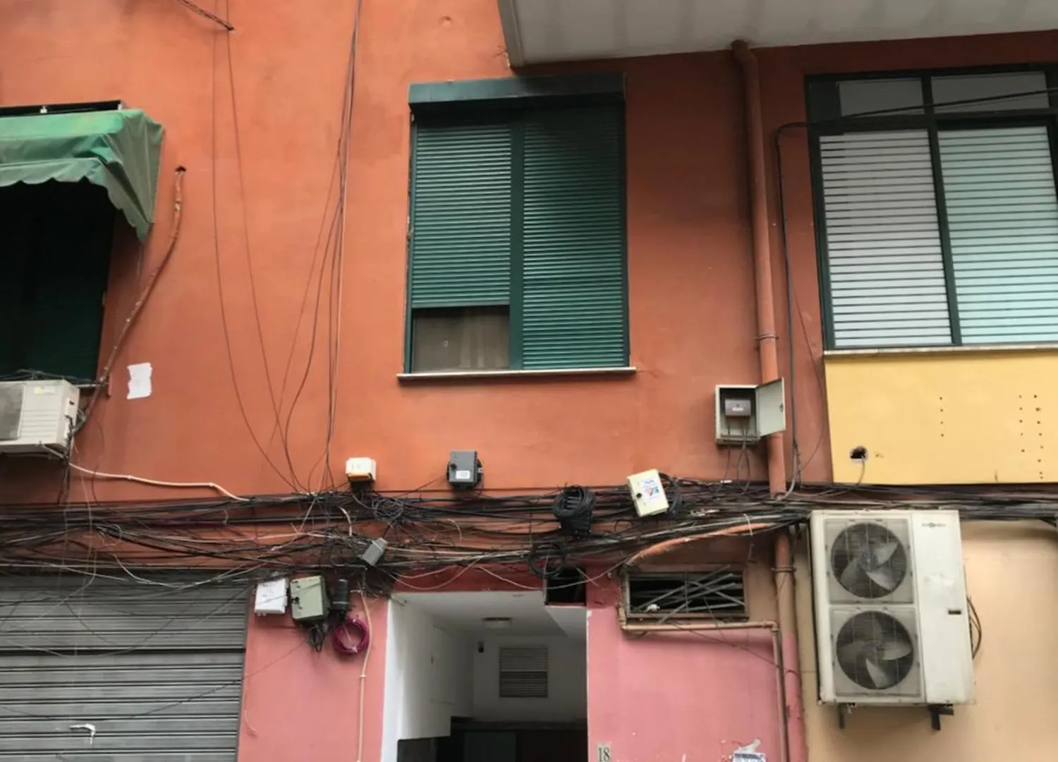 Apartment In The Heart Of 地拉那 0*,