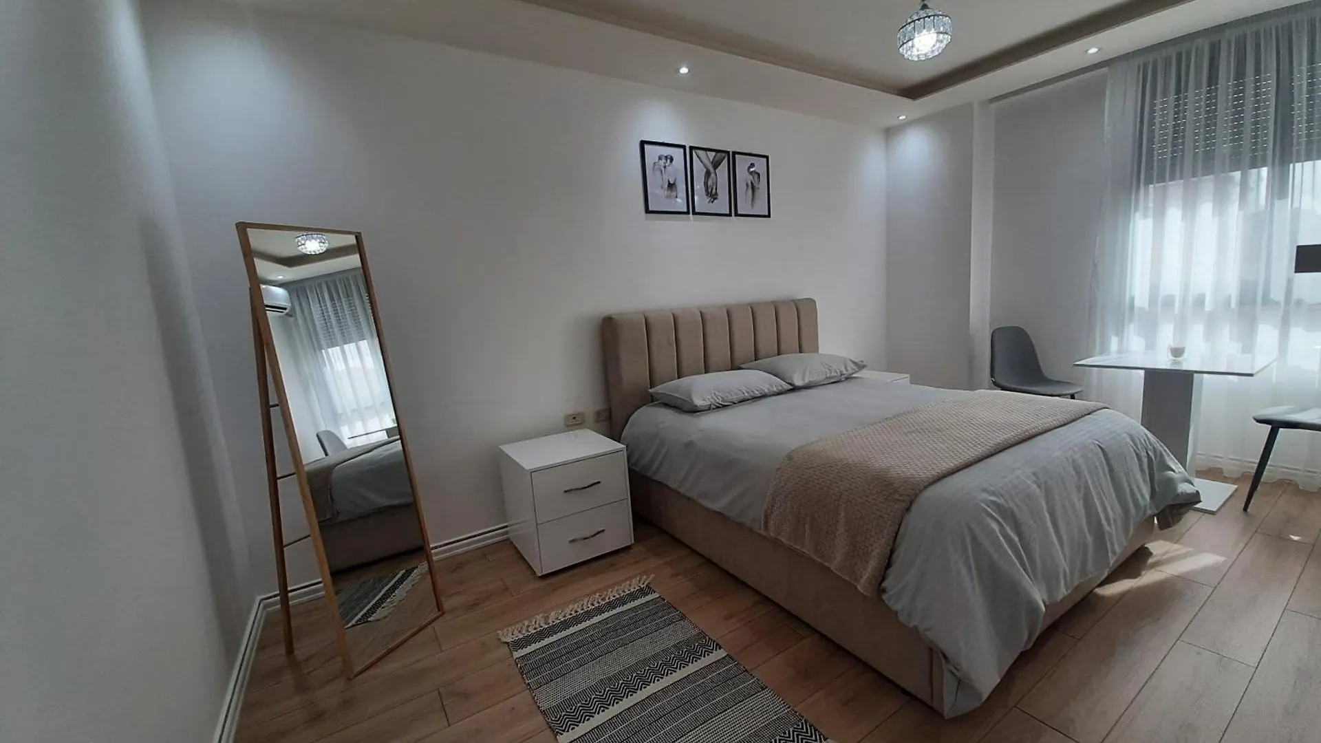 Apartment In The Heart Of 地拉那